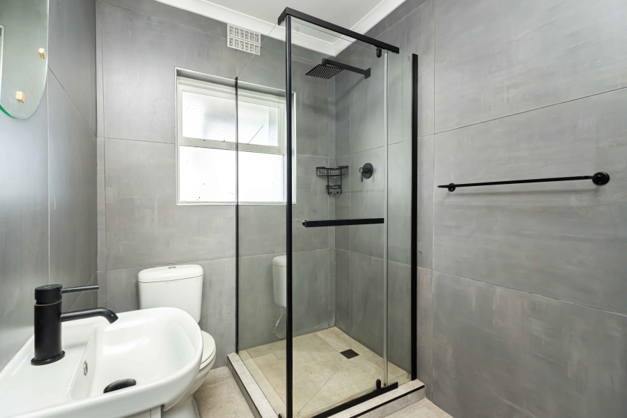 To Let 2 Bedroom Property for Rent in Sea Point Western Cape